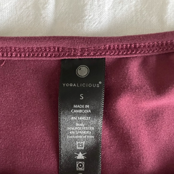 Workout top - Picture 2 of 2